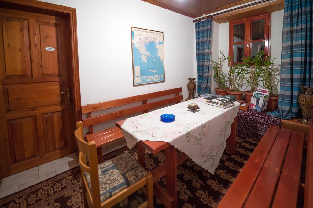 אגיוס גרמנוס To Petrino Guesthouse מראה חיצוני תמונה