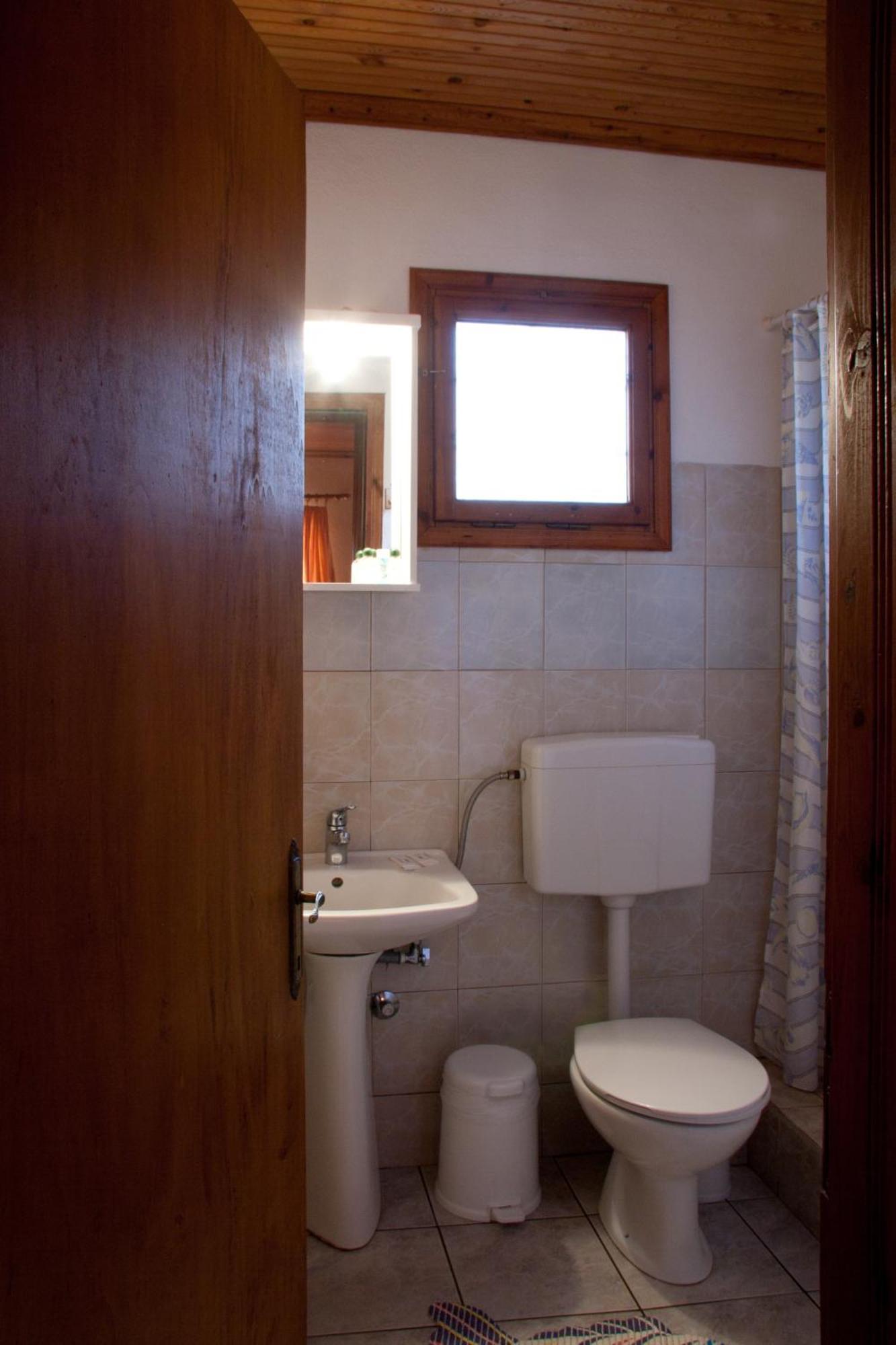 אגיוס גרמנוס To Petrino Guesthouse מראה חיצוני תמונה